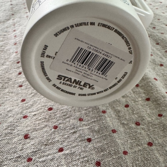 Stanley White Snoopy Tumbler with Handle - Picture 8 of 12